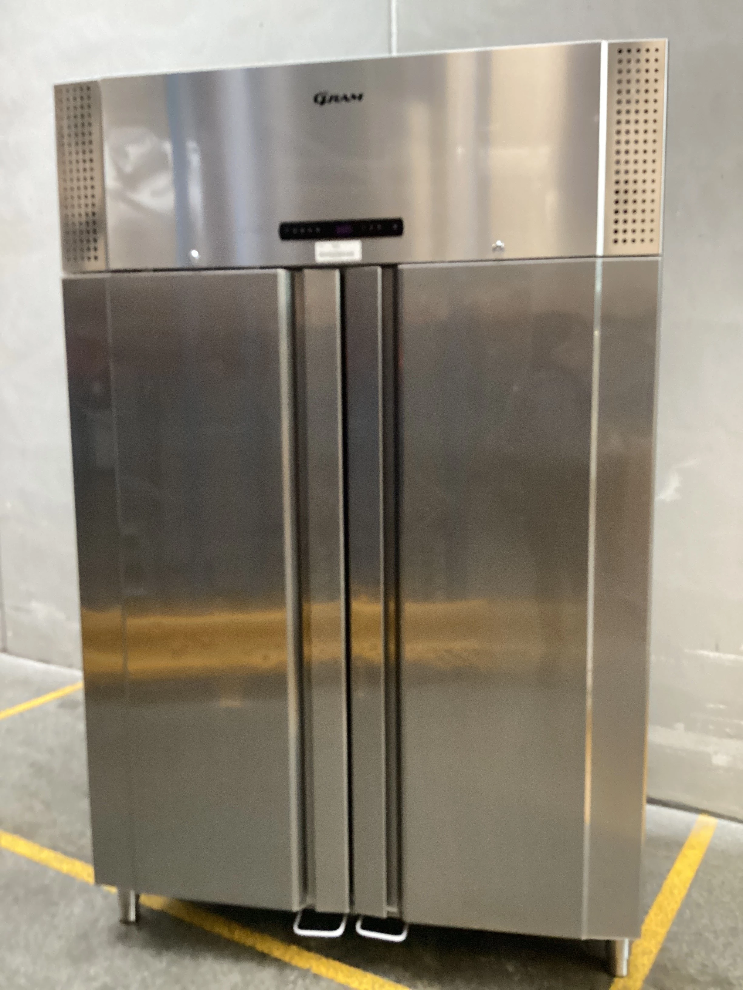 Gram Køleskab Gram Dobbelt M 1400 CSG 10 S