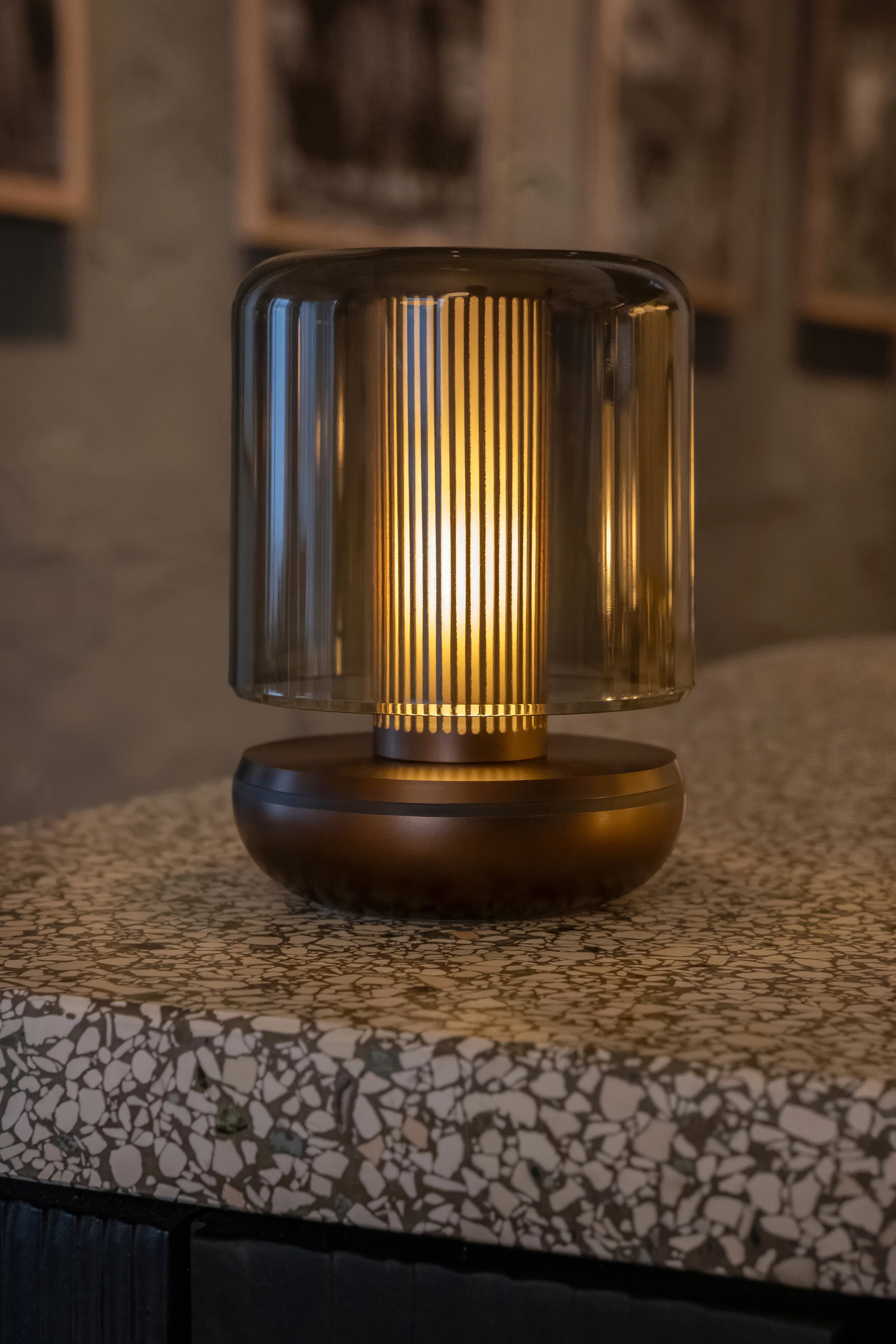 Humble Firefly lampe, bronze/røgfarvet, H11,8 cm