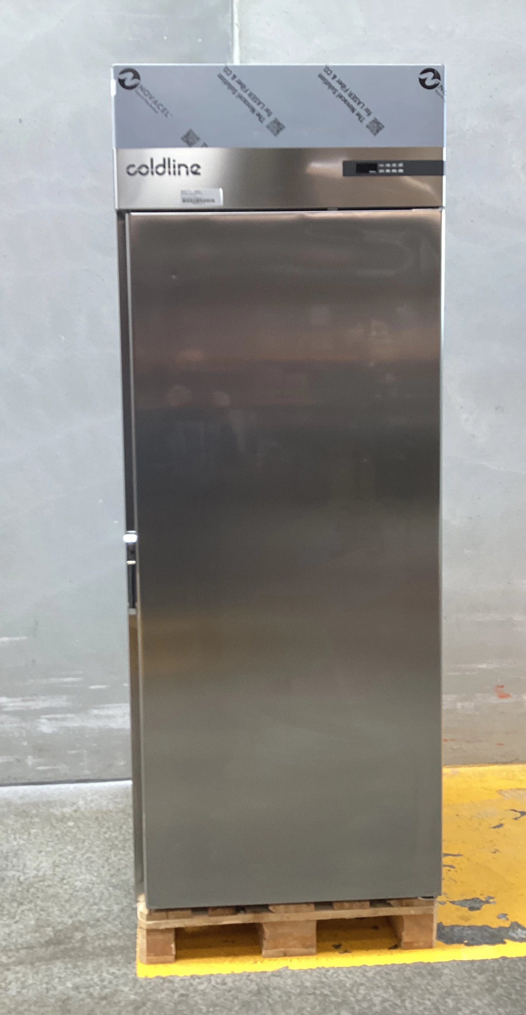 Coldline Køleskab Coldline J 100 I M Roll-in