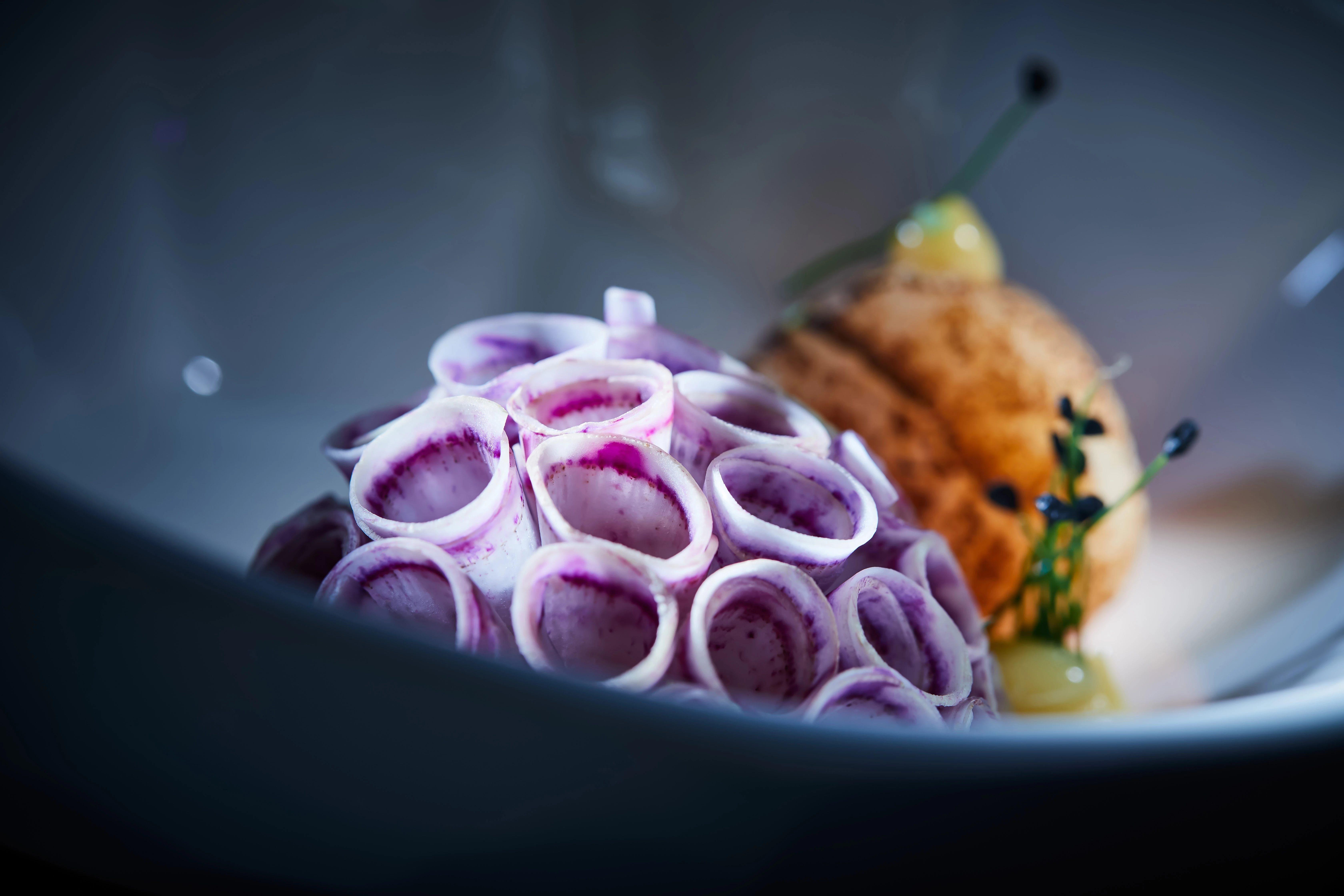 RAK Sketches skrå skål, lyseblå, 20 x 19 cm