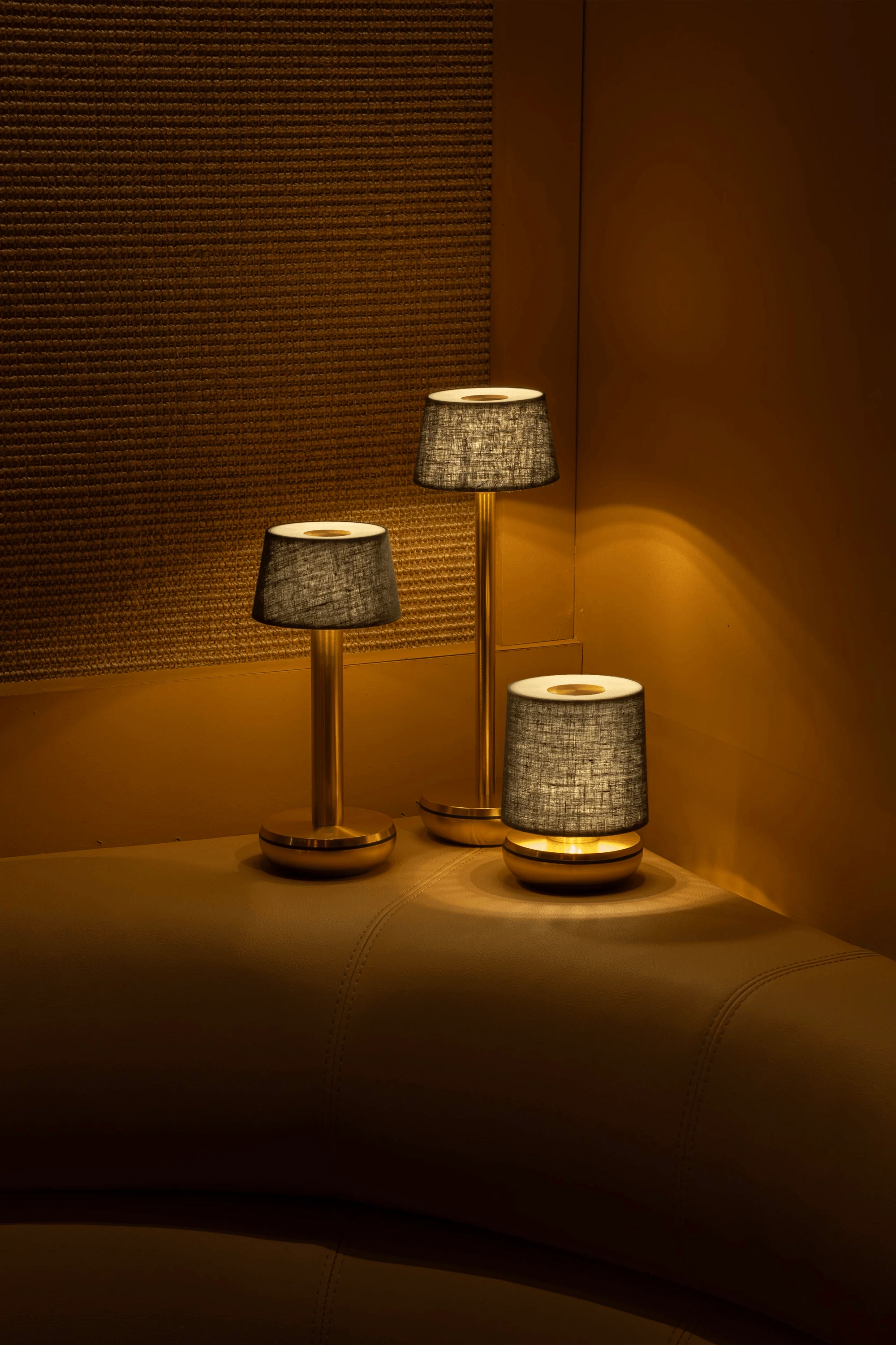 Humble Air lampe, guld/grøn hør, H 26 cm