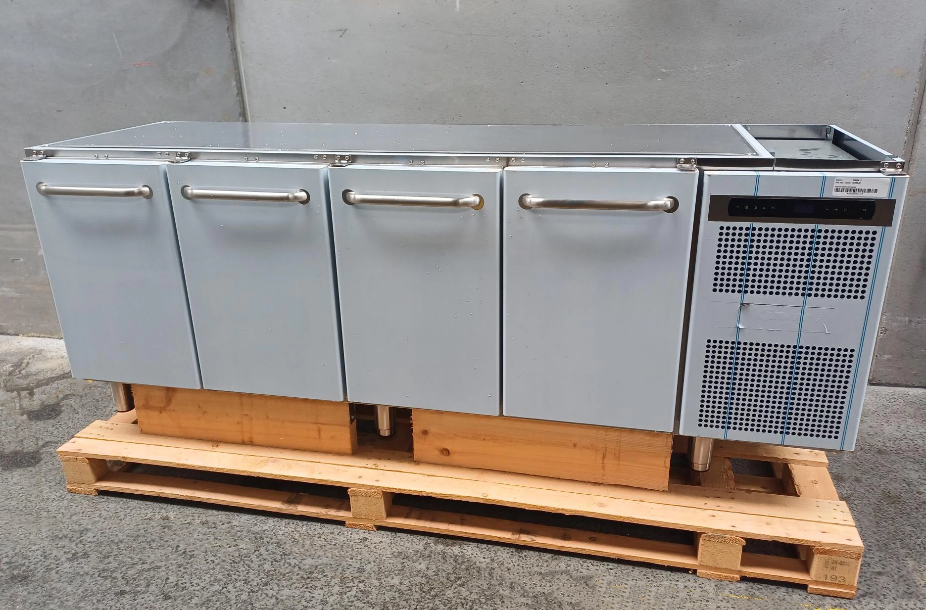 Gram Kølebord K2207 u/bordplade