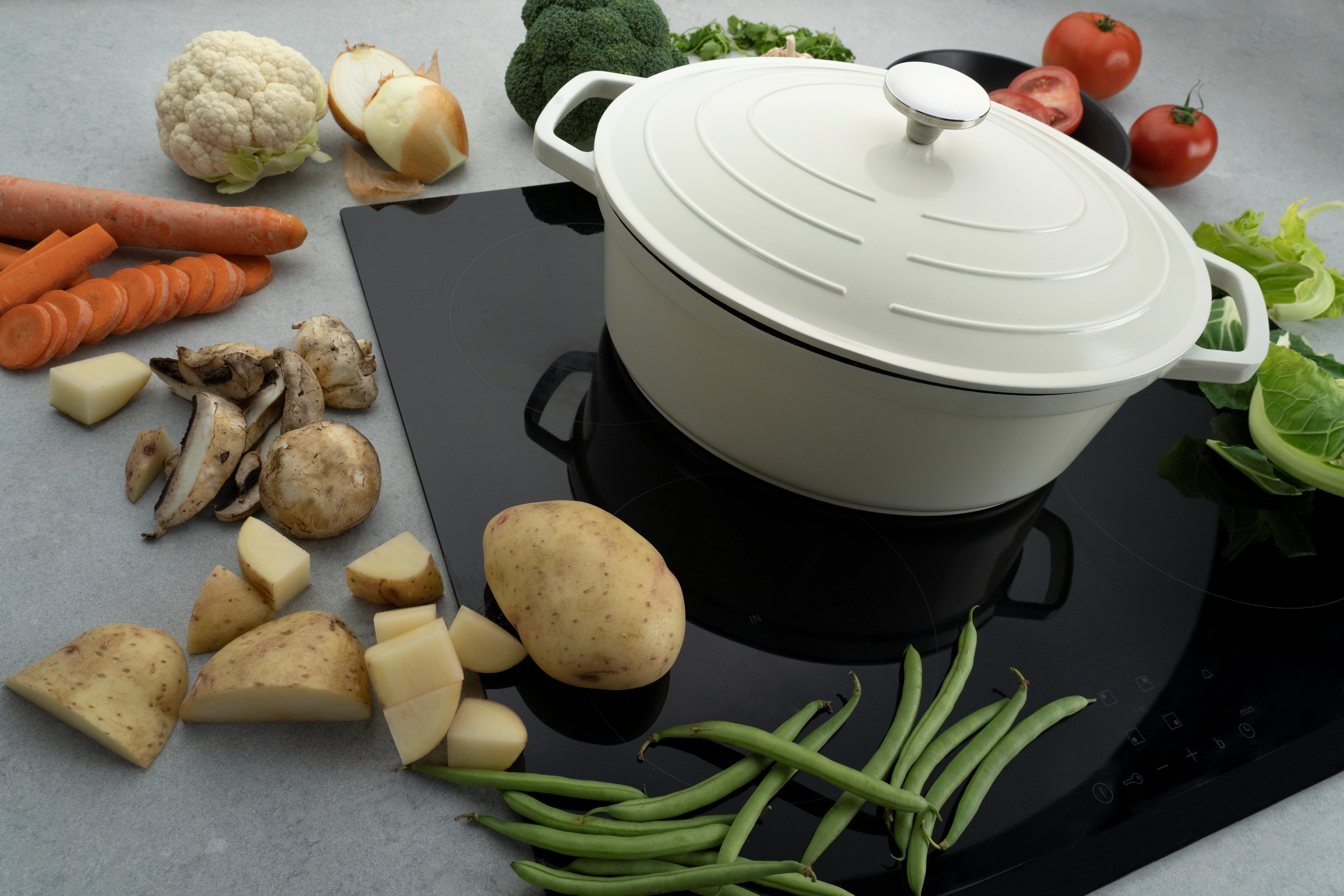 Commichef oval gryde, råhvid alu/non-stick, 5,8 ltr., 31 x 25 cm
