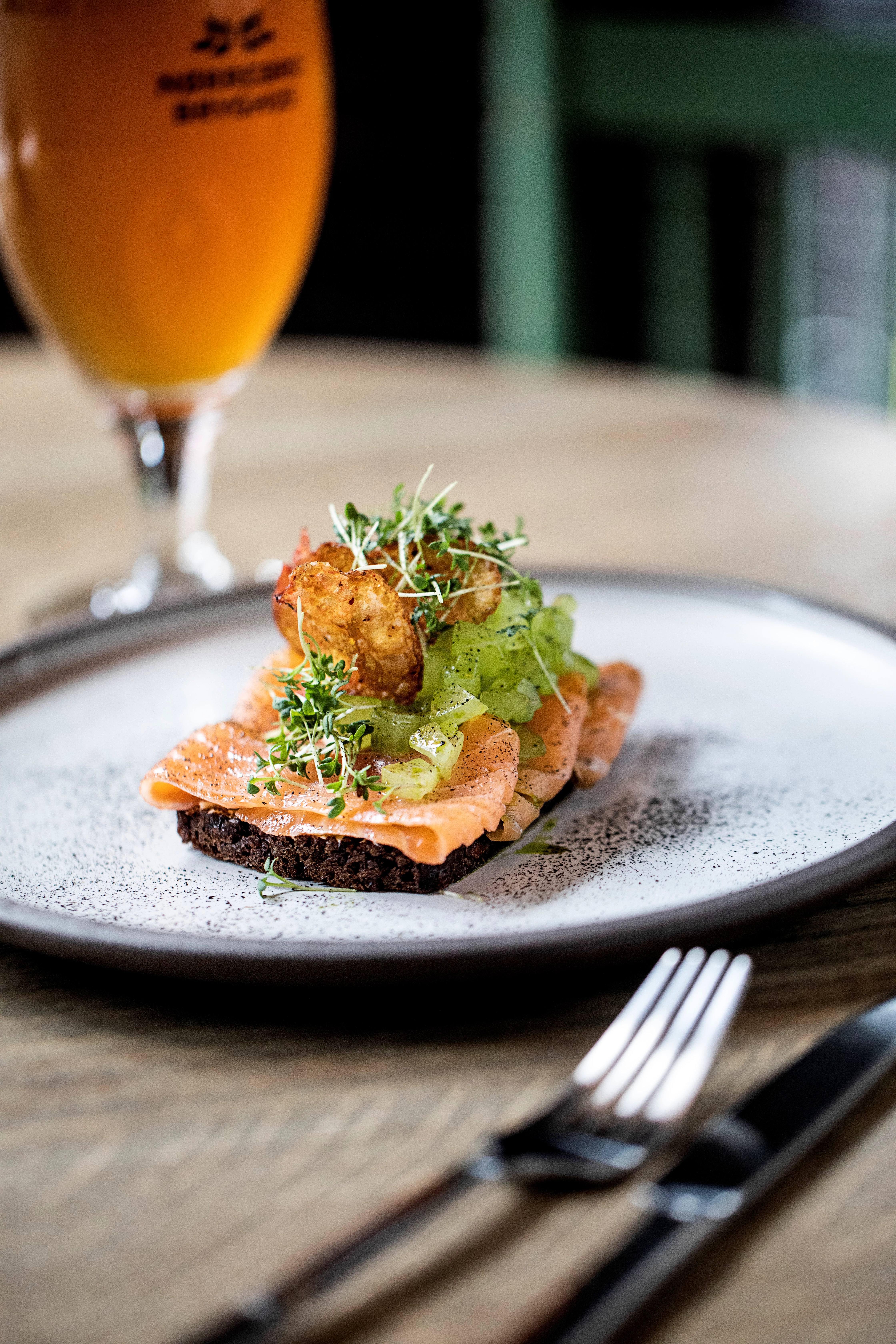 Nor flad tallerken, brun/hvid, ø26 cm